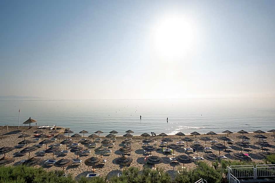 African Beach Hotel-Residence