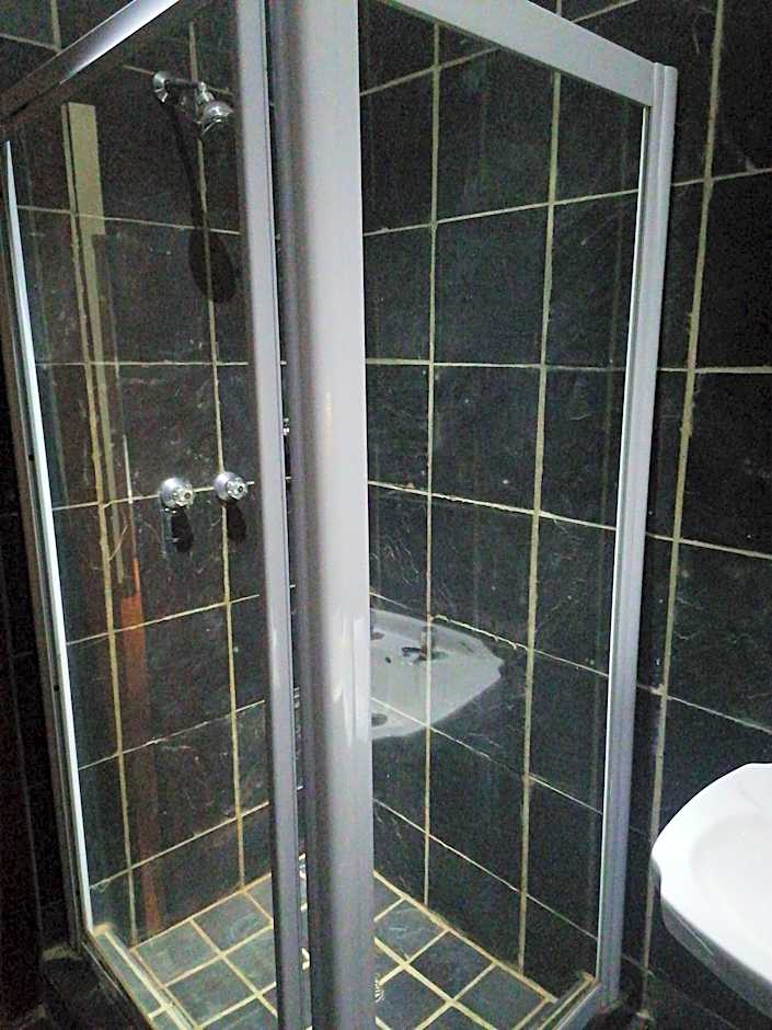 180 On Anderson Guest House