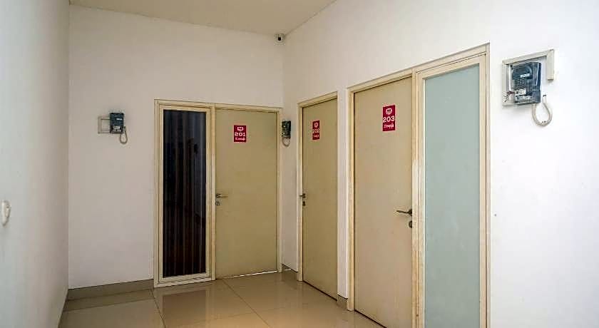 RedDoorz Syariah near Simpang Lima Semarang