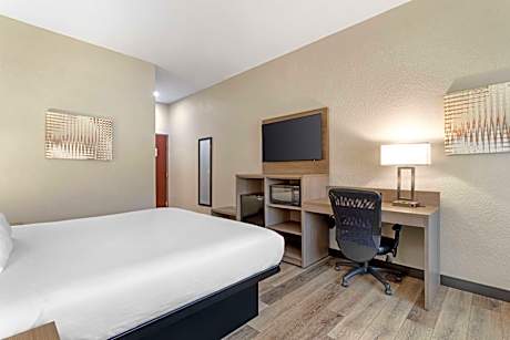 1 King Bed Non-Smoking Microwave Fridge Wi-Fi Walk In Shower Continental Breakfast