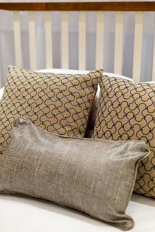 16 Studio Apartment-Hotel in Little Italy by Den Stays