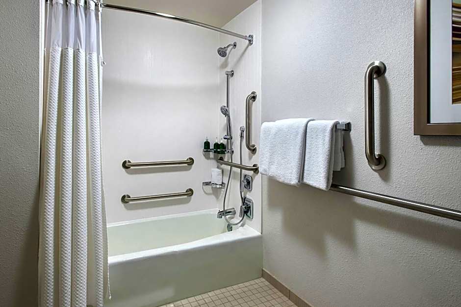 Courtyard by Marriott Lincroft Red Bank