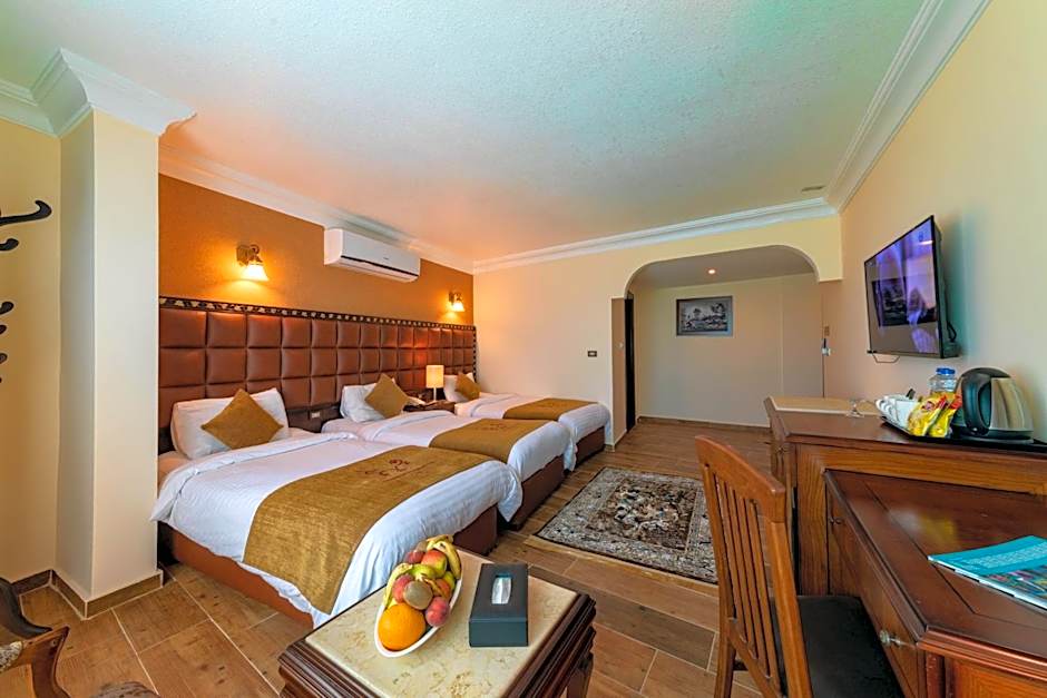Town Season Hotel