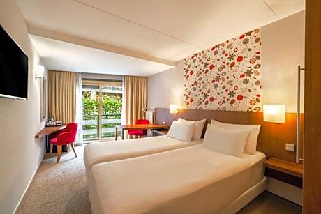 Standard Twin Room with Terrace