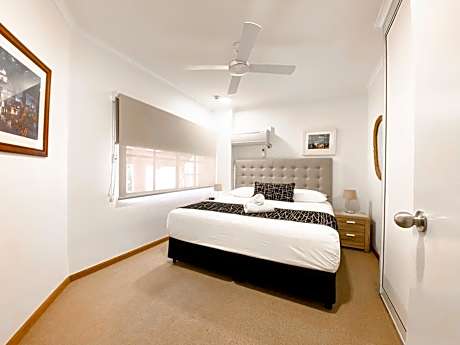 One-Bedroom Apartment with Balcony