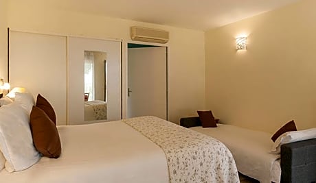 Easy Access Chamber Room (4 Persons)