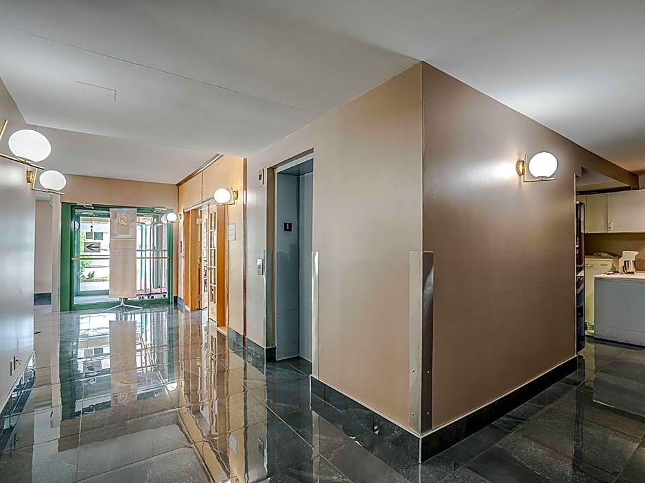 Quality Suites Ste Anne De Beaupre