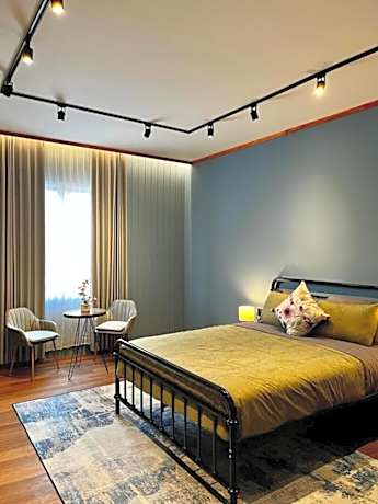 Modern Heritage Classic Room