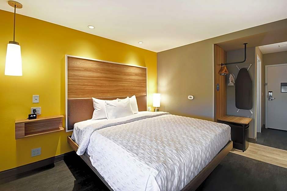 Tru by Hilton Louisville Airport, KY