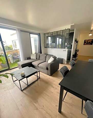 Urban eleganceClose to Paris