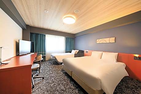 Deluxe Double Room with Extra Bed - Non-Smoking