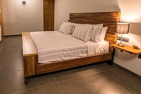 Deluxe Double Room with Bath