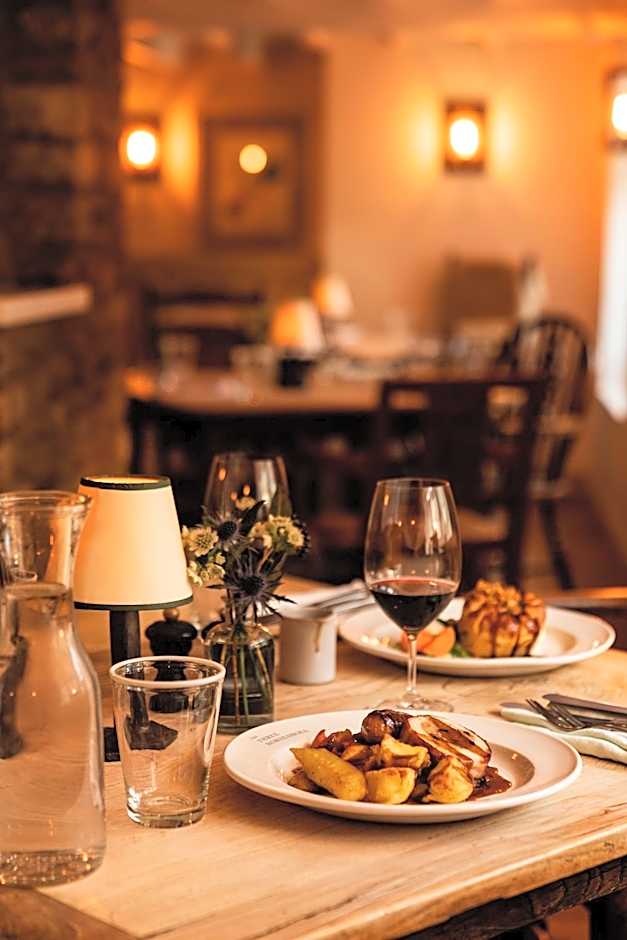 The Three Horseshoes