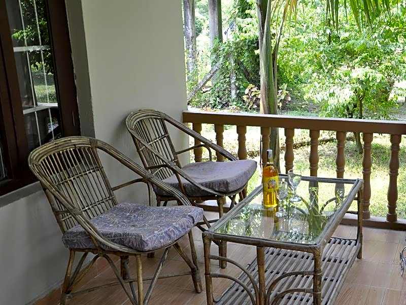 Chitwan Paradise Hotel