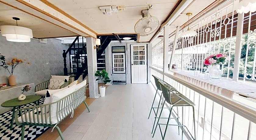 Green Riverside Homestay