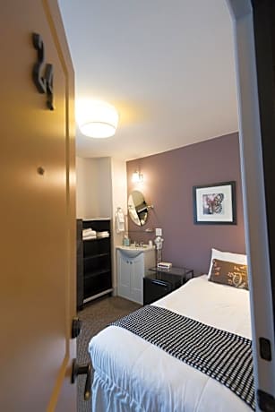Double Room with Shared Bathroom