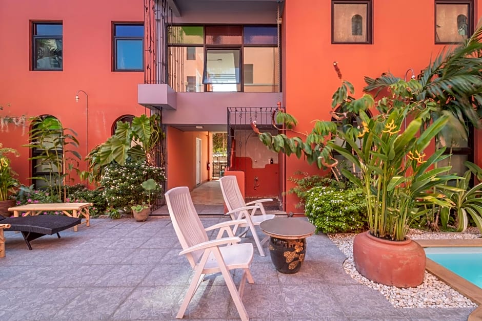 Baansuanprannok Hotel