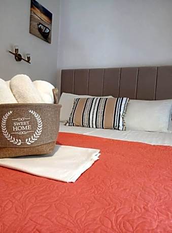 Smaragdi Studios and Rooms