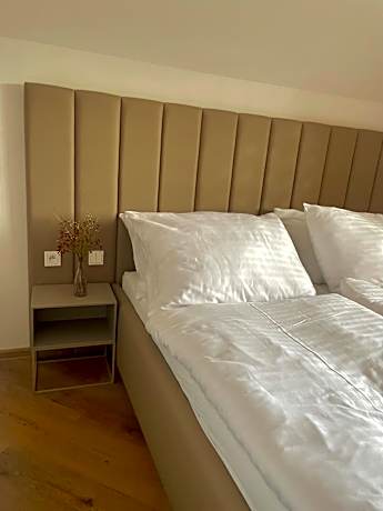 Deluxe Double Room with Shower