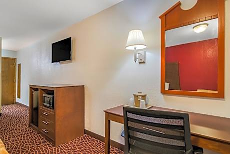 King Room - Disability Access/Non-Smoking