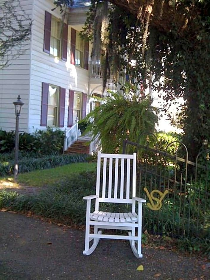 The Commodore Bed And Breakfast