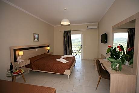 Junior Suite with Garden View