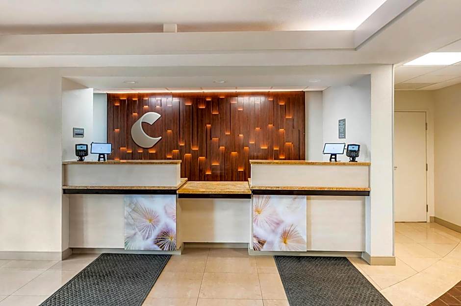 Comfort Inn & Suites