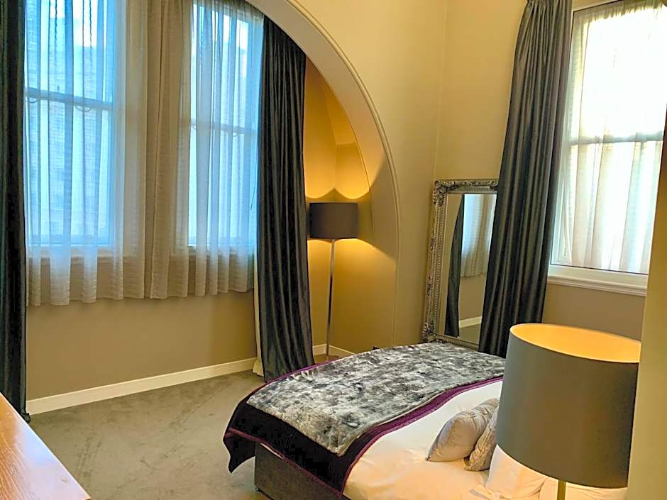 Quebecs Luxury Aparthotel