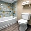 Red Roof Inn & Suites Houston - Hobby Airport