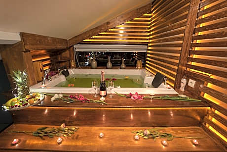 SEÇKİNLER SUİT APART