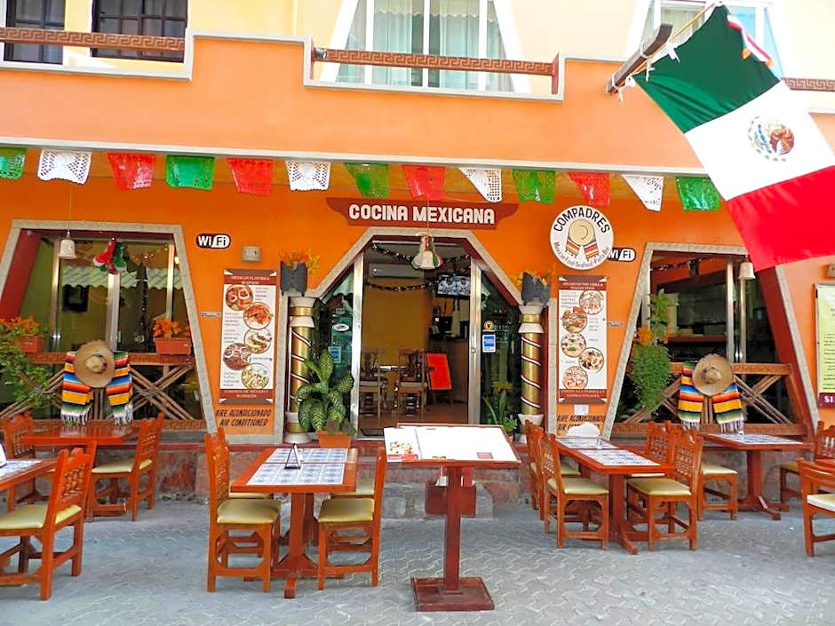 Hotel Bucaneros