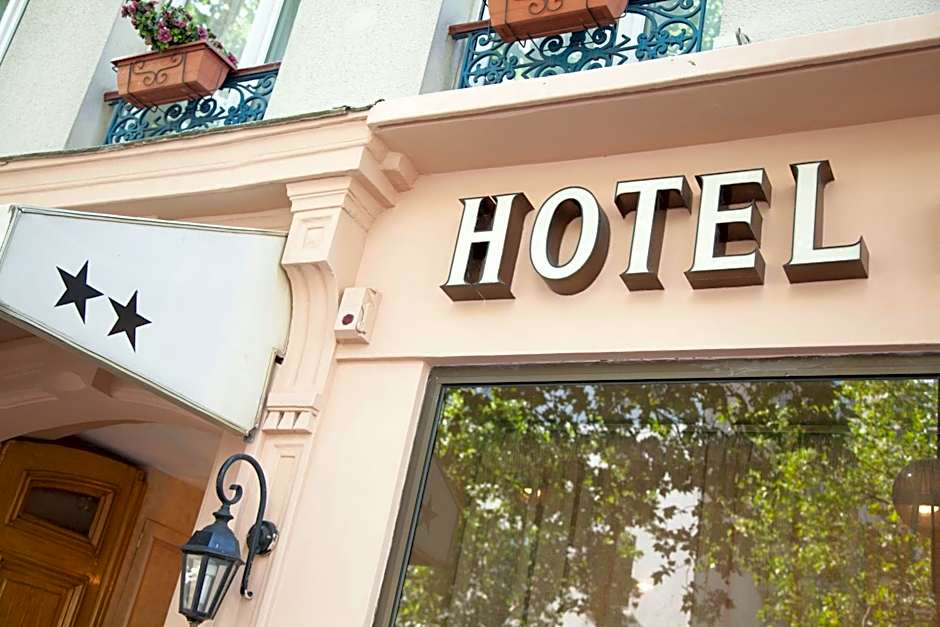 Hotel des Pyrenees - Entre Bastille et Nation