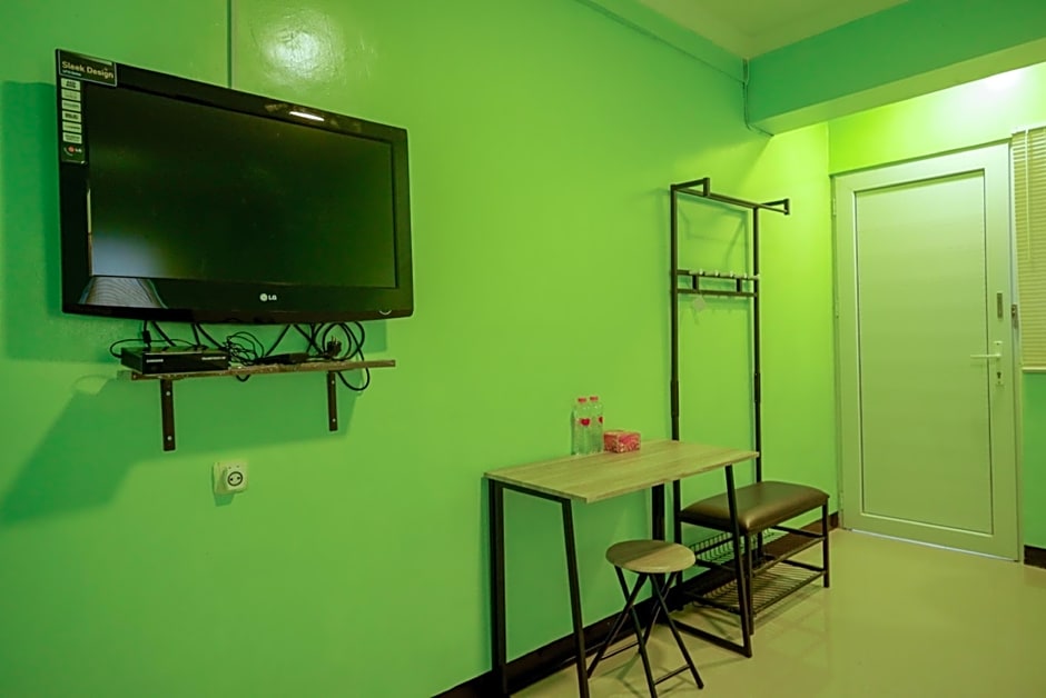 RedDoorz @ Jalan Gatot Subroto Semarang