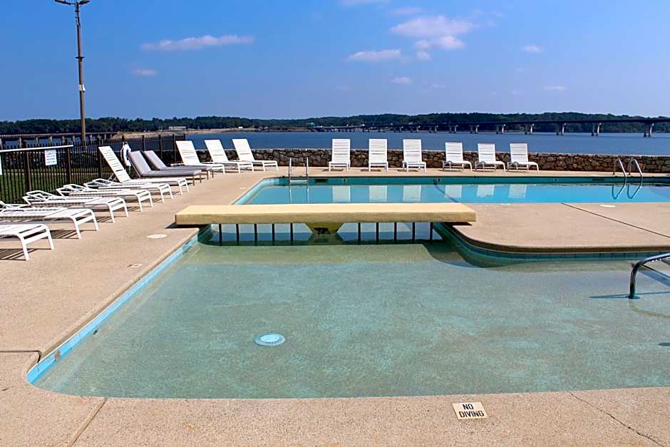 Quality Inn - On The Lake Clarksville-Boydton