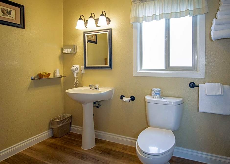 Green Gables Motel & Suites