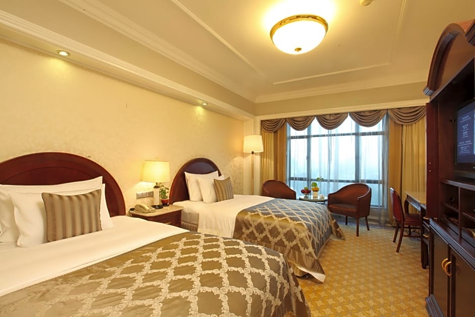 Zhongwei Green Lake Hotel Kunming