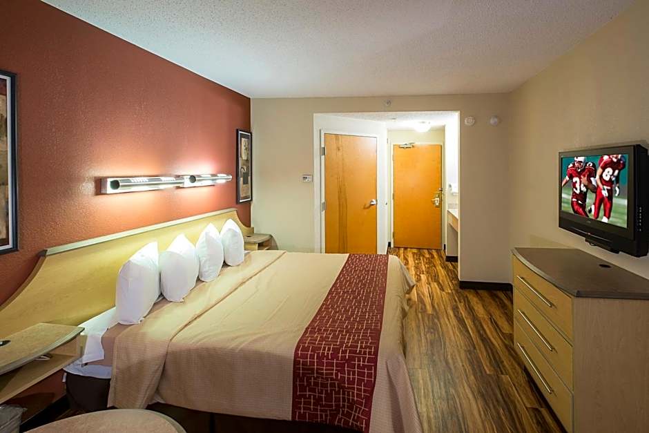 Red Roof Inn & Suites Philadelphia - Bellmawr