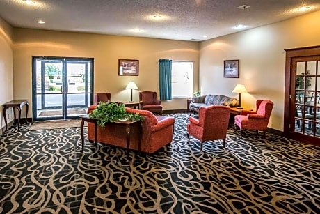 Quality Inn & Suites Mendota near I-39