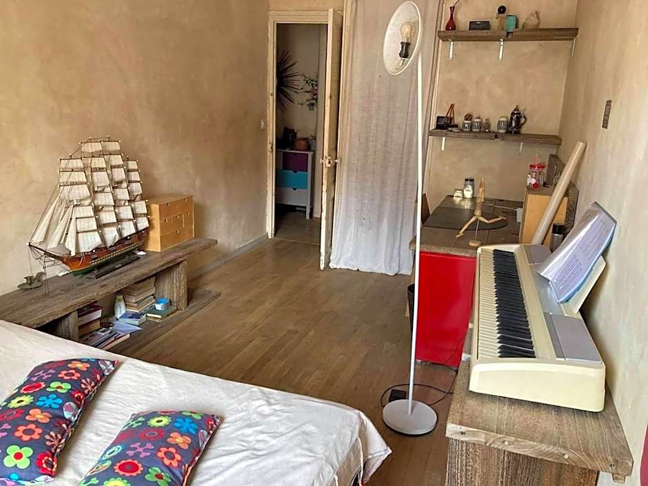 Great and light private room in the heart of Nice