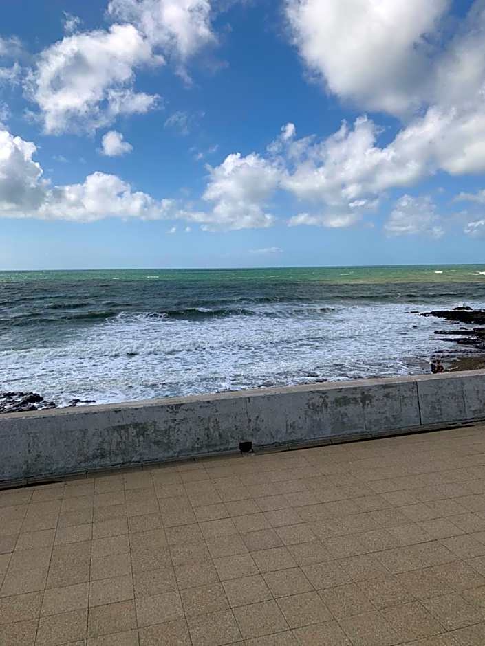 Phoenix caravan hire, Trecco bay