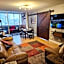 Perfect DTWN 2 Bed Condo with Cali King Bed and Gym