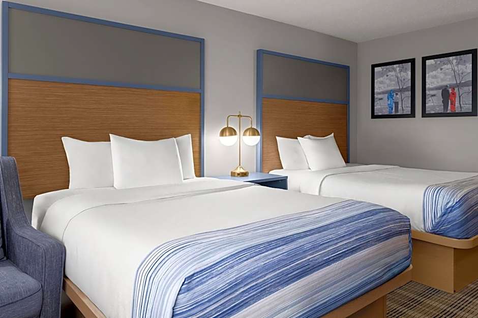 AmericInn by Wyndham Marshfield