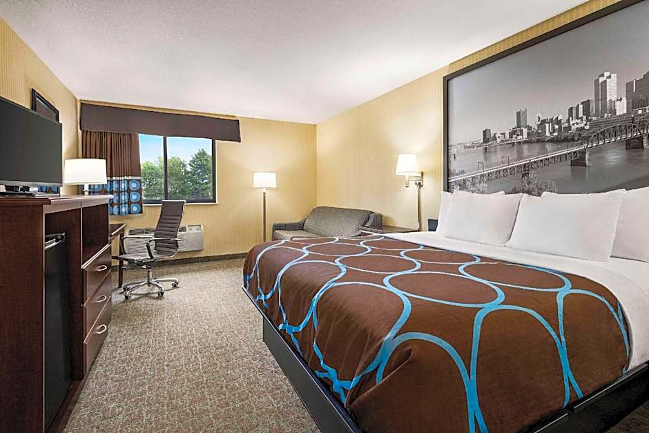 Super 8 by Wyndham Grove City