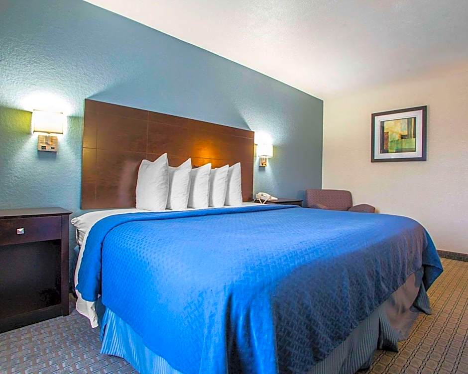Quality Inn & Suites Ankeny-Des Moines