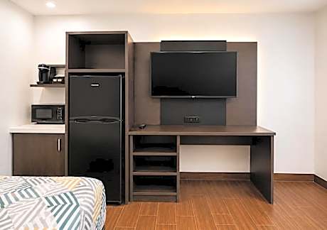 Queen Room - Disability Access - Non-Smoking