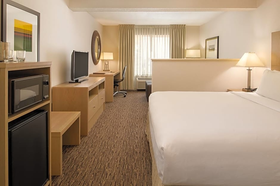 DoubleTree by Hilton Portland Tigard