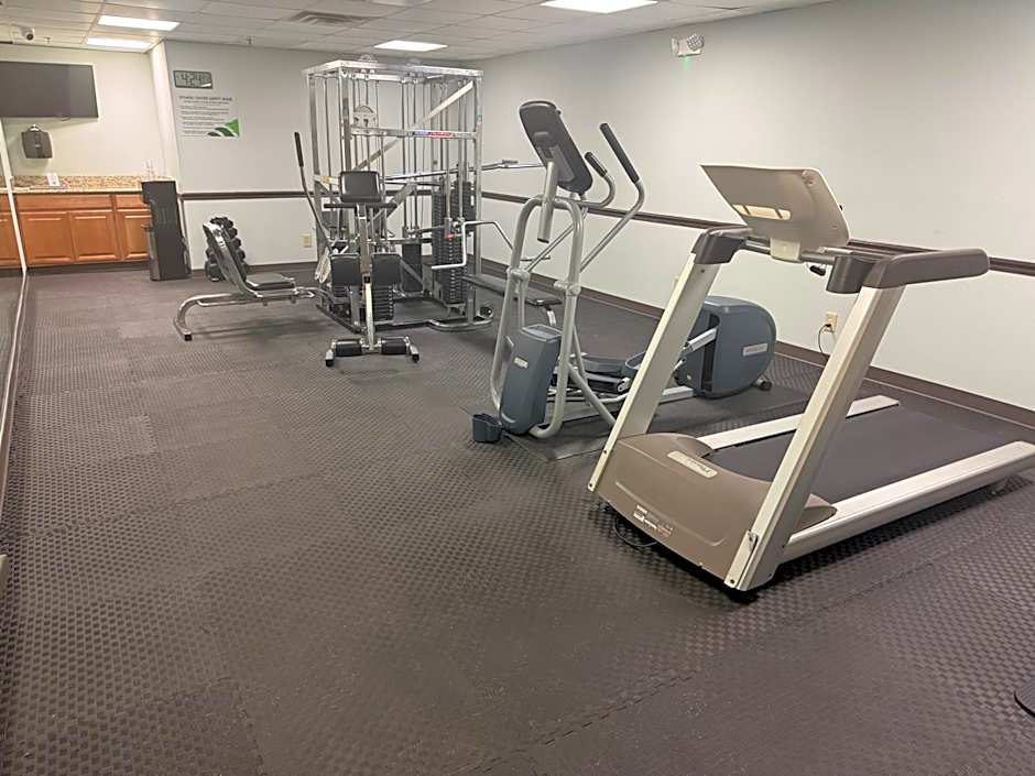 Wingate by Wyndham Livonia