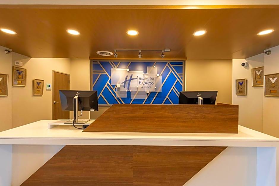 Holiday Inn Express & Suites Sioux Center By IHG