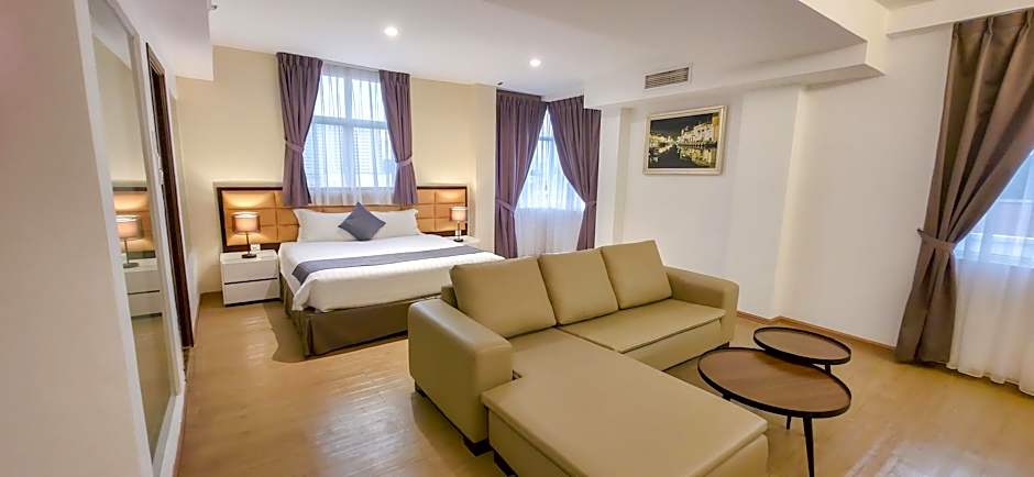 Hallmark Crown Hotel