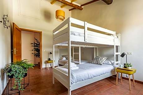 Quadruple Room with Private Bathroom